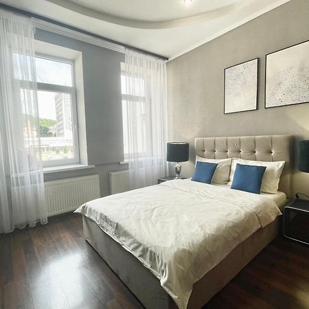 Куліша 41, Помешкання В Центрі Біля Тц Форум Apartamento Lviv Exterior foto